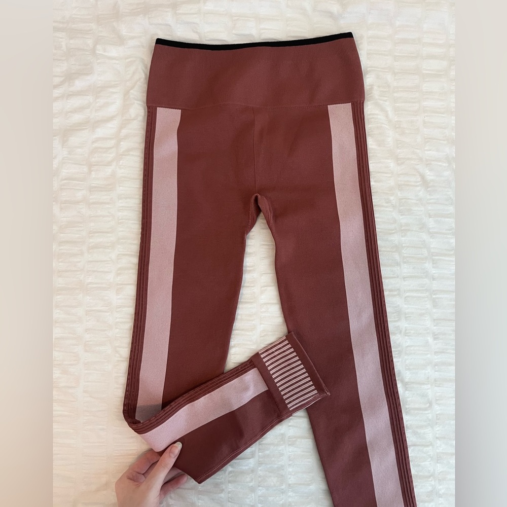 FABLETICS SEAMLESS LEGGINGS - Picture 6 of 6